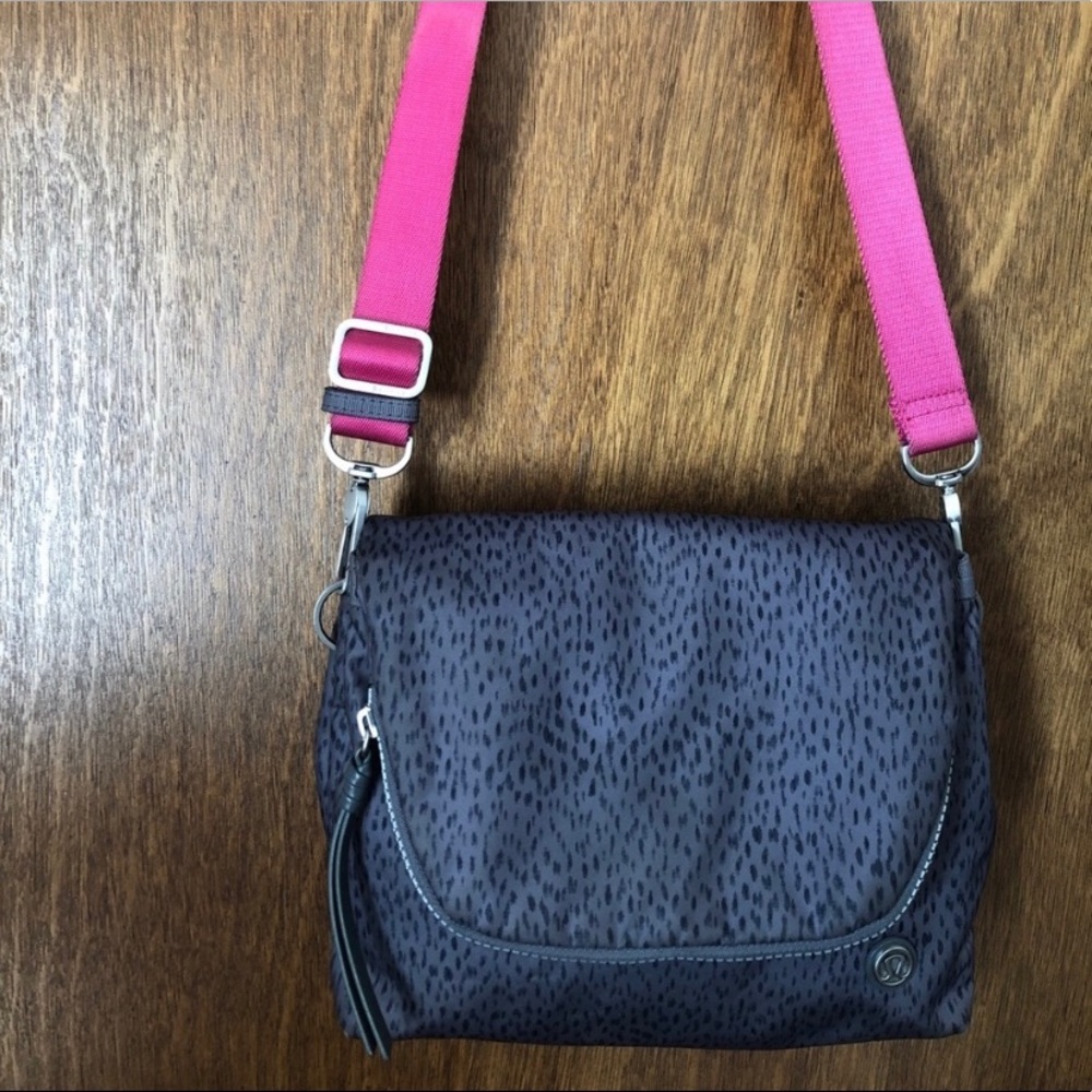 Lulu Lemon festival bag II